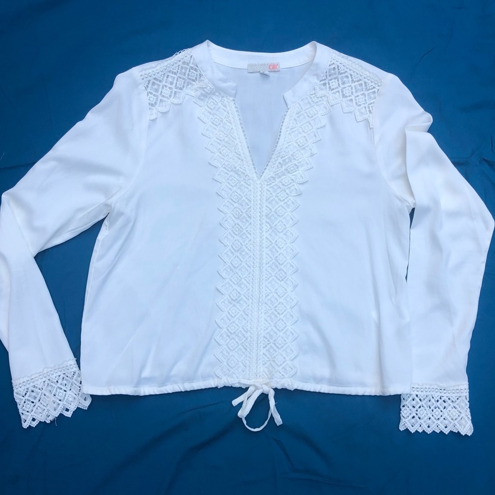 CUTE TIE IN THE FRONT WHITE BLOUSE